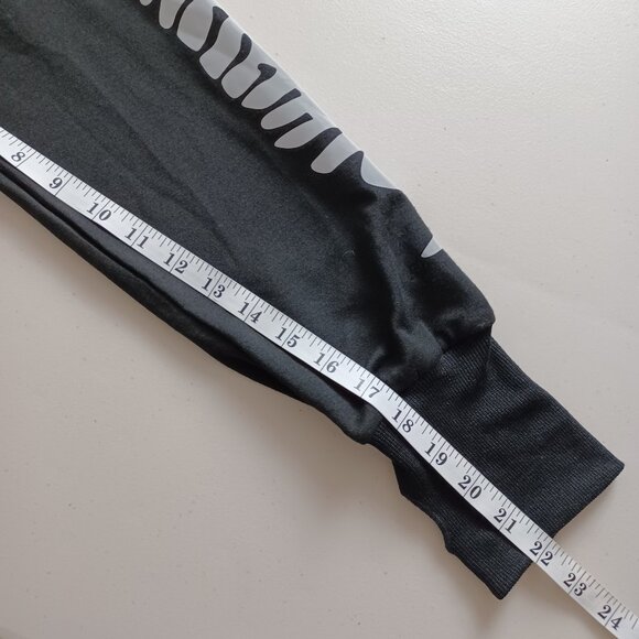 Reflective Graphic Chain Cropped Hoodie - Picture 12 of 16